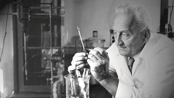 Foto en blanco y negro del doctor Albert Szent-Györgyi