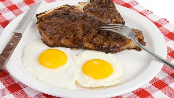 Churrasco con dos huevos fritos