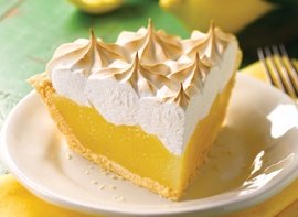 Porción individual de torta lemon pie